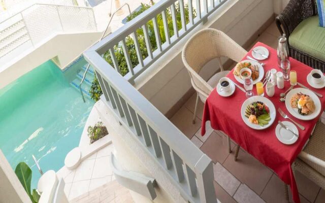 Savannah Beach Club Hotel