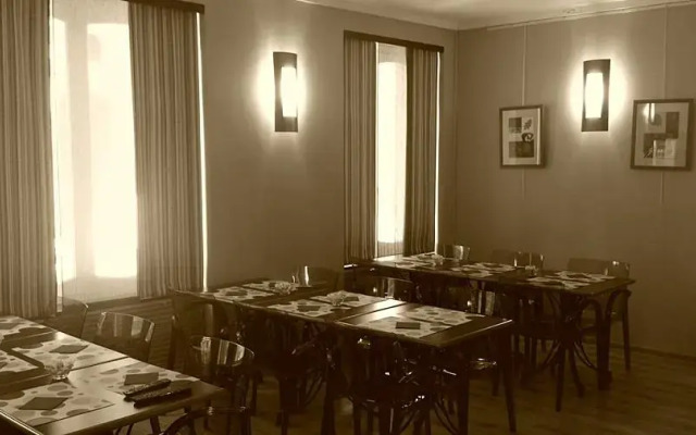 Hotel Caravelle