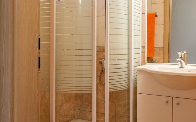 Lovely Holiday Home in Stani?I Near Seabeach