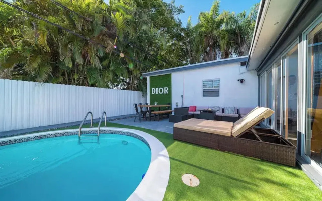 Spacious Home With Heated Pool