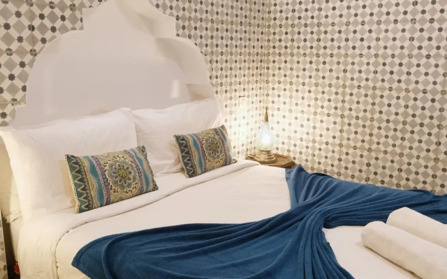 Riad of the Moon