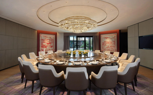Crowne Plaza Foshan Nanhai-an IHG Hotel-Guangzhou South Railway Station Free Shuttle Bus