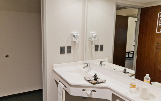 City Express Suites by Marriott Cabo San Lucas