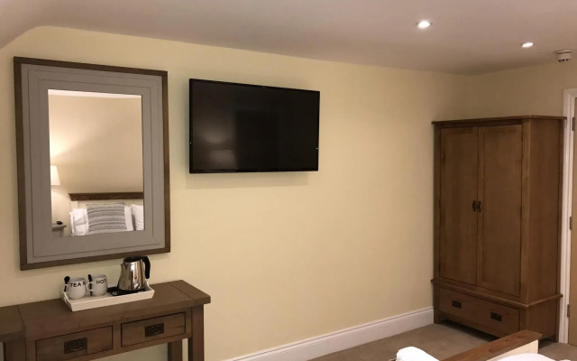 The Lodge at Broadway