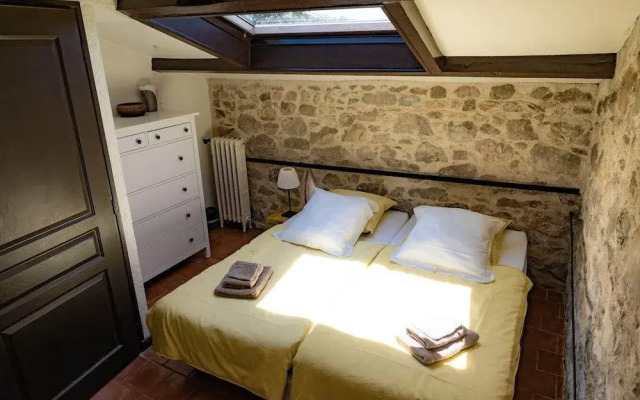 Fleur de Lys Fayence