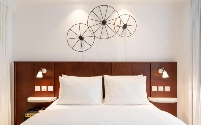 RUBY LUCY HOTEL LONDON by IHG