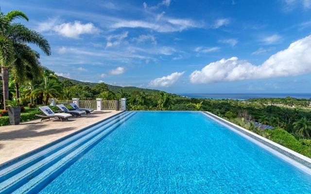 Sunny Vacation Villa 18