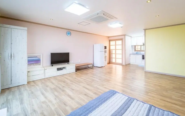 Yeosu Moranggee Pension