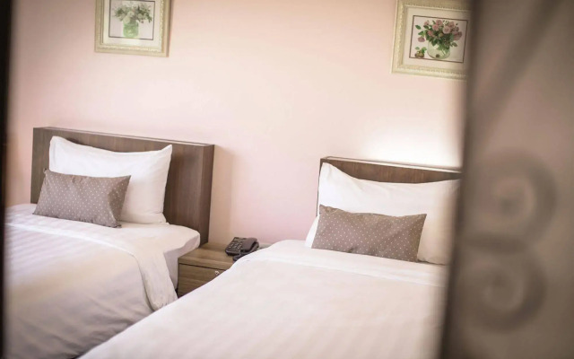 WE Valley Hotel