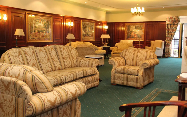 The Lawson Riverside Suites