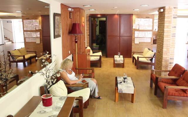 Triton Hotel