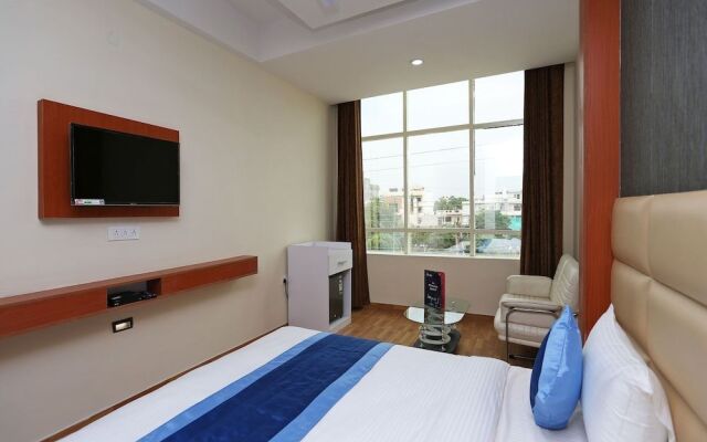 OYO 15731 Lime Wood Stay