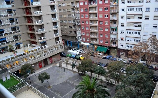 Apartamentos Dos Torres Reina