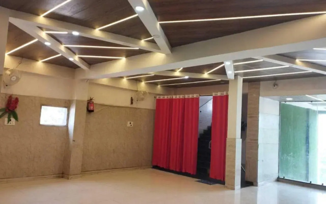 Oyo 702305 Hotel Rajeshwari Plaza