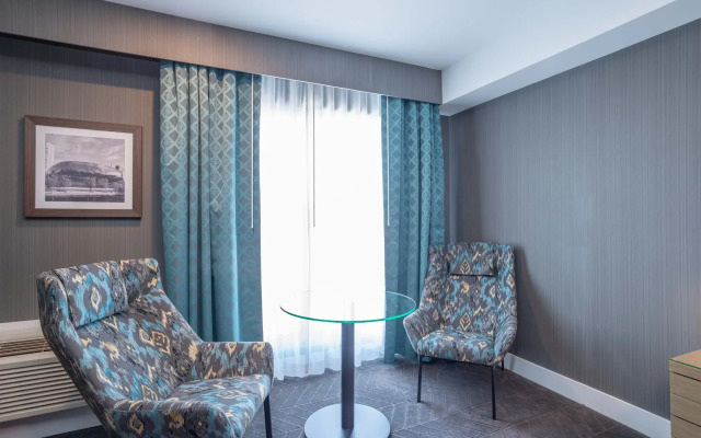 Sandman Signature Ottawa Airport Hotel