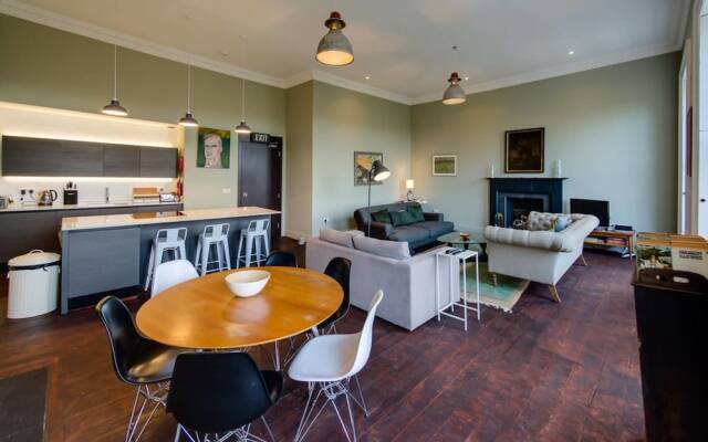 Stylish & Spacious Georgian New Town 3bed Apt