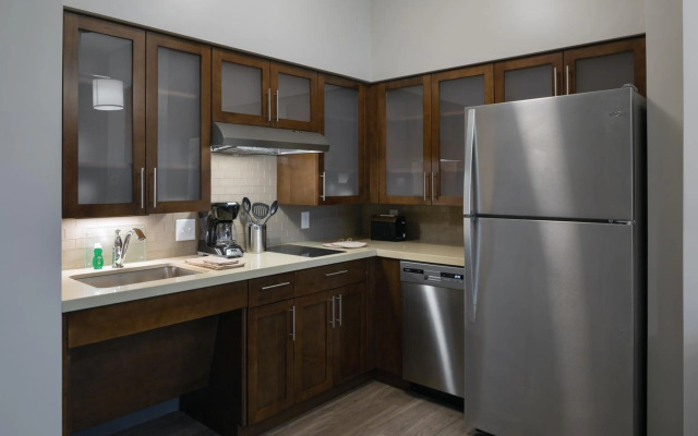 Staybridge Suites Phoenix - Biltmore Area by IHG