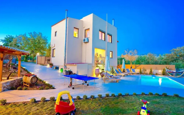 Modern Villa in Crete with Pool And Hammock