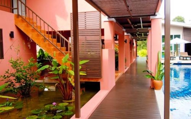 Luckna House