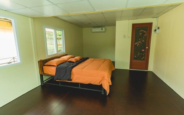 Naphatphorn Resort