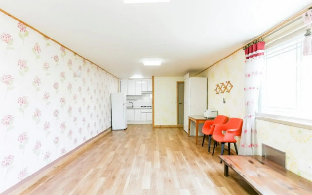 Jecheon Haereul Pumeun Dal Pension