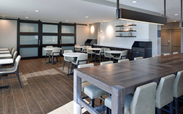 Residence Inn by Marriott Bakersfield West