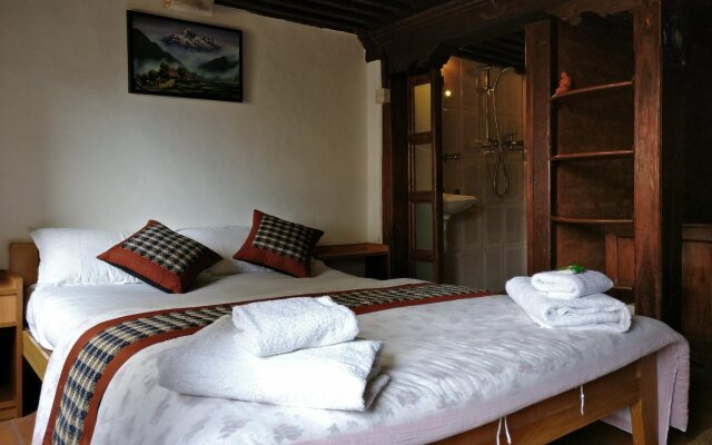 Hiranya Guest House