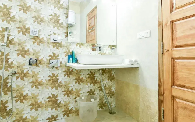 Treebo Essence Huda City Centre