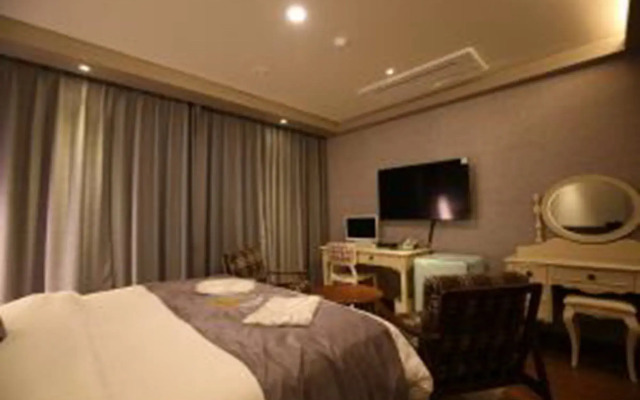 Cheongju The Mark Hotel