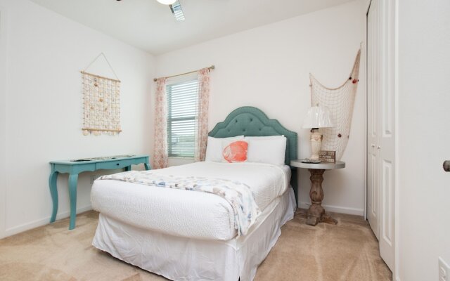 3910 Oakville Avenue