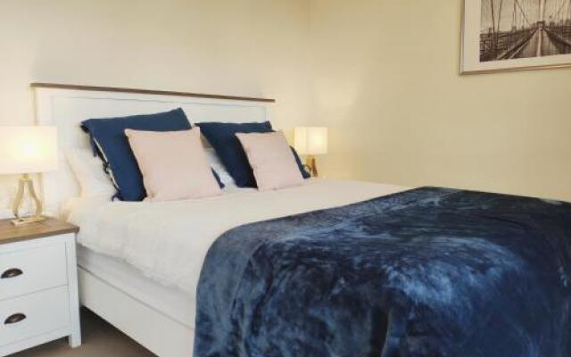 Tranquil hilltop with amazing view-15mins from CBD