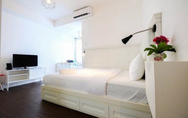 Minimalist Studio at Bassura City Apartment By Travelio