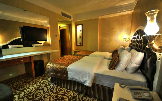 Golden Deluxe Hotel