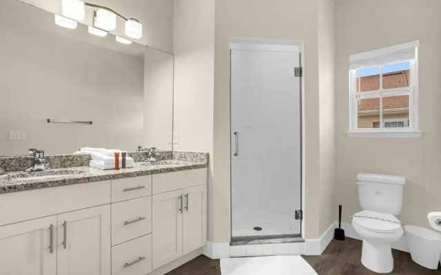 Luxury 4 BDR House Near Disney 11105