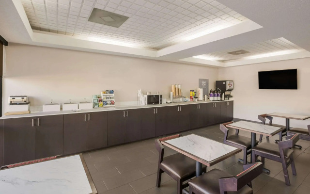 Clarion Pointe Forsyth I-75