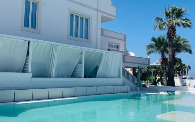 Bianco Riccio Suite Hotel