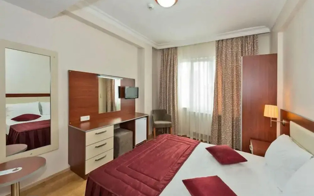 La Garden Hotel