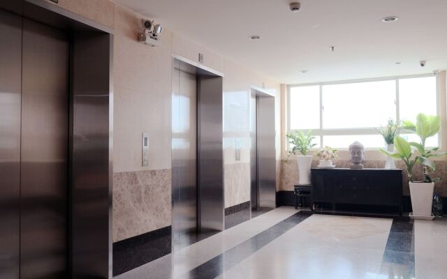 HoLo Alex House Saigon - Serviced HomeStay