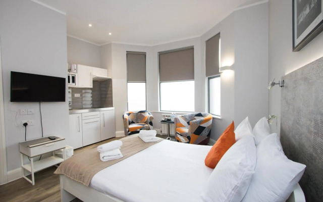 Westciti Caroco Aparthotel