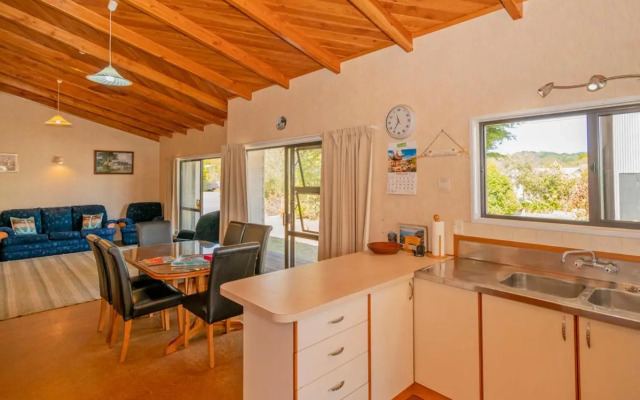 Oyster Bliss - Cooks Beach Holiday Home