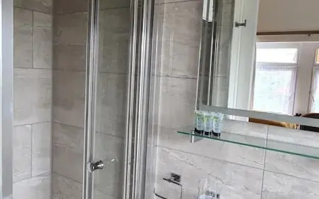 Torland Seafront Hotel