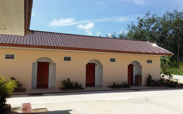Banana Resort Sadao