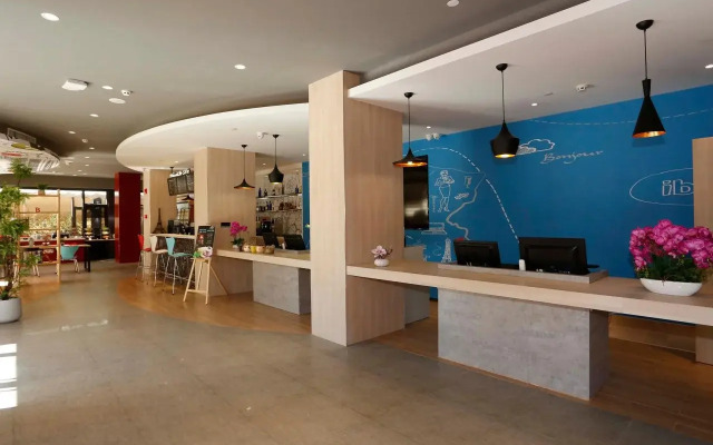 Ibis Kunming Beijing Rd