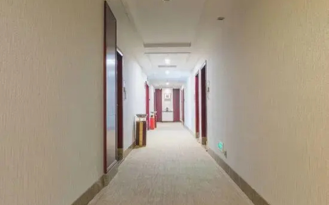 Yi Long Hotel