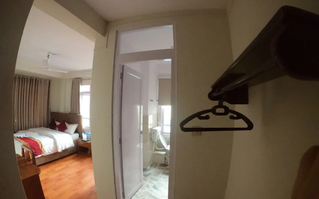 Om Tara Guest House