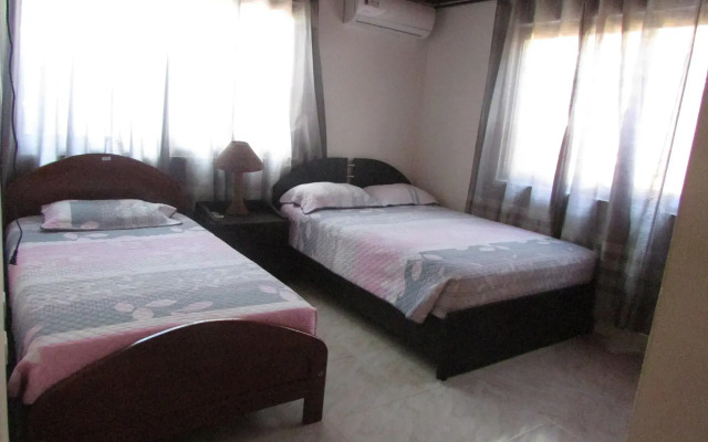 Posada & Hostal Miss Marlly