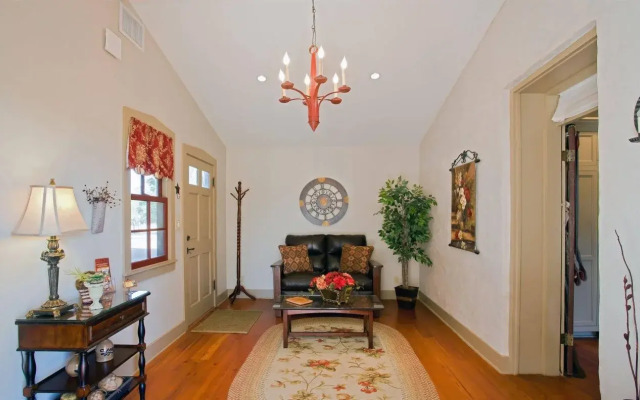 Rock House Hideaway Complex