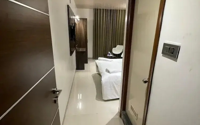 Model Grand Inn