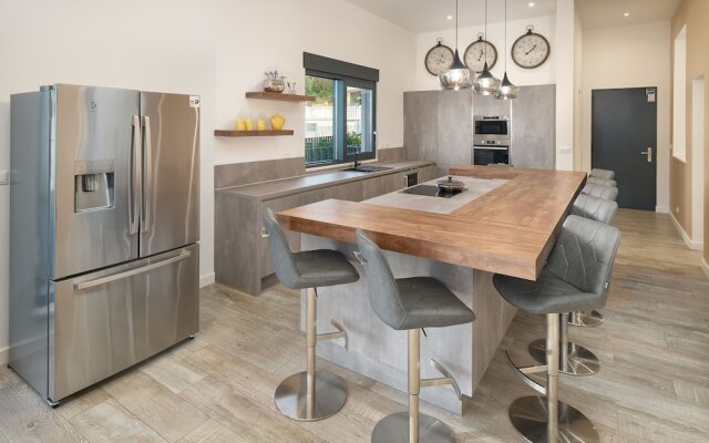 Luxury Villa Natali With Pool,terrace and sea View