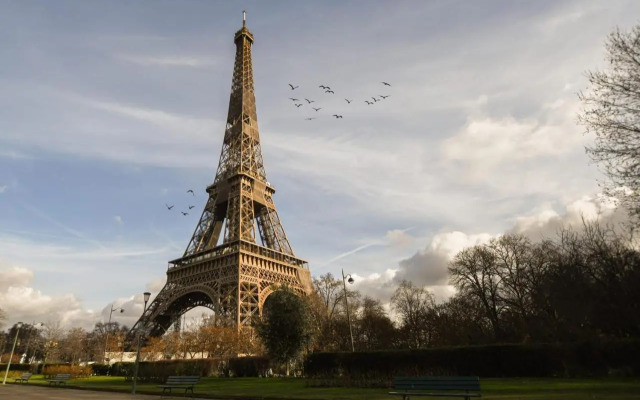 Modern Family Apartment Next To The Eiffel Tower